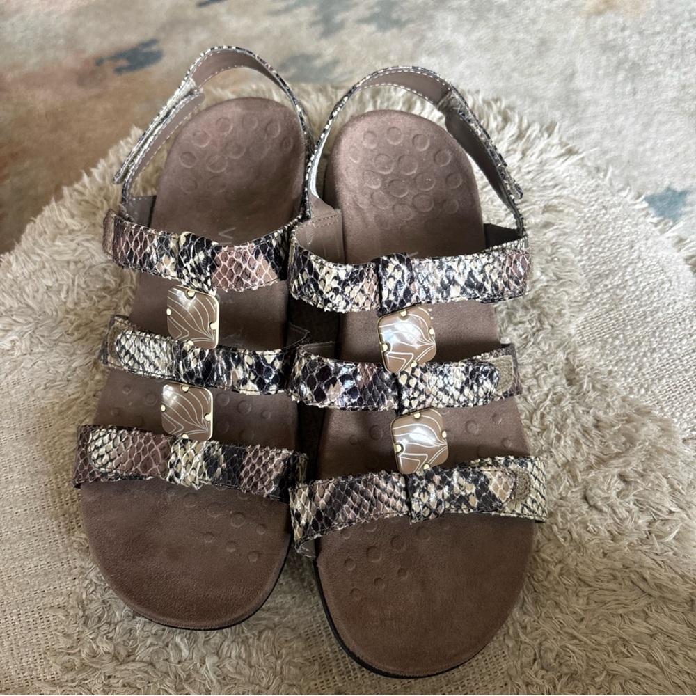VIONIC Snakeskin Patterned Sandals Adjustable Sz 8 EXC CONDITION - Picture 5 of 8
